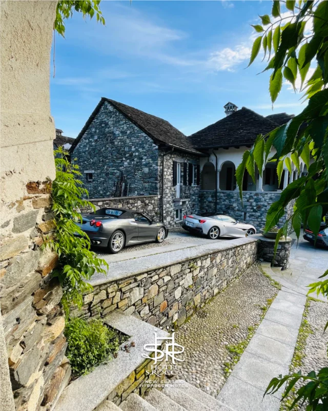 🏎️ Quando il rombo incontra il silenzio monastico 🏎️Stamattina, le antiche mura del nostro ex-monastero hanno vibrato di un'energia nuova: 32 gioielli del Cavallino Rampante hanno scelto San Rocco come tappa del loro prestigioso tour dei laghi italiani. Da Francia e Lussemburgo, attraverso le Alpi, fino alle nostre terrazze affacciate sull'Isola di San Giulio.Un contrasto affascinante: dove un tempo risuonavano i passi silenziosi delle suore Orsoline, oggi echeggia la sinfonia dei motori Ferrari. Accogliamo con gioia questi momenti di pura passione ed eccellenza italiana.✨ Scoprite la nostra realtà su: http://www.hotelsanrocco.it📍 Hotel San Rocco – Lago d'Orta 📞 Info: +39 0322 911977 ✉️ info@hotelsanrocco.it🏎️ When the roar meets monastic silence 🏎️This morning, the ancient walls of our former monastery vibrated with new energy: 32 jewels of the Prancing Horse chose San Rocco as a stop on their prestigious Italian lakes tour. From France and Luxembourg, through the Alps, to our terraces overlooking San Giulio Island.A fascinating contrast: where once the silent steps of the Ursuline nuns echoed, today resonates the symphony of Ferrari engines. We joyfully welcome these moments of pure Italian passion and excellence.✨ Discover our Hotel at: http://www.hotelsanrocco.it📍 Hotel San Rocco – Lake Orta📞 Info: +39 0322 911977 ✉️ info@hotelsanrocco.it